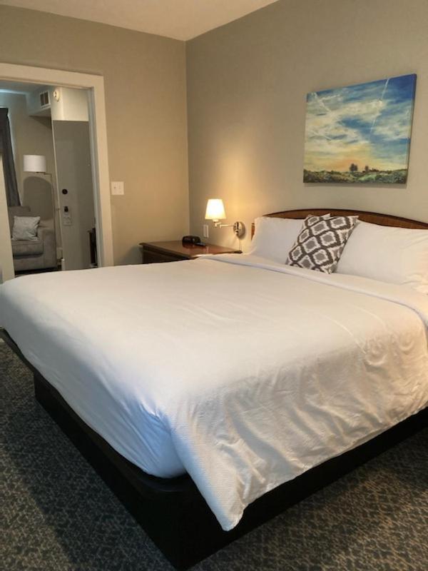 Country Squire Inn And Suites New Holland Exterior foto